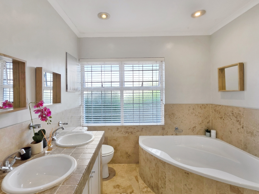 3 Bedroom Property for Sale in Constantia Western Cape